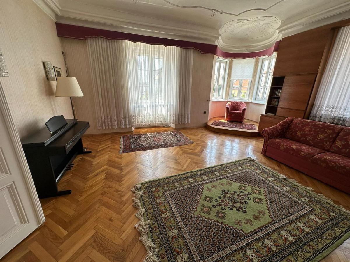 Central Plaza Great Apartment 4 Bedroom 3 Bathroom Bruckneudorf Esterno foto